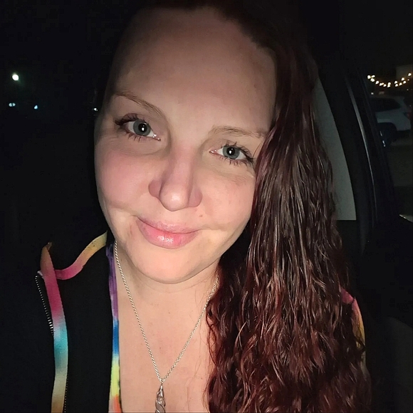 Meet your Posher, Amber - Picture 1 of 6